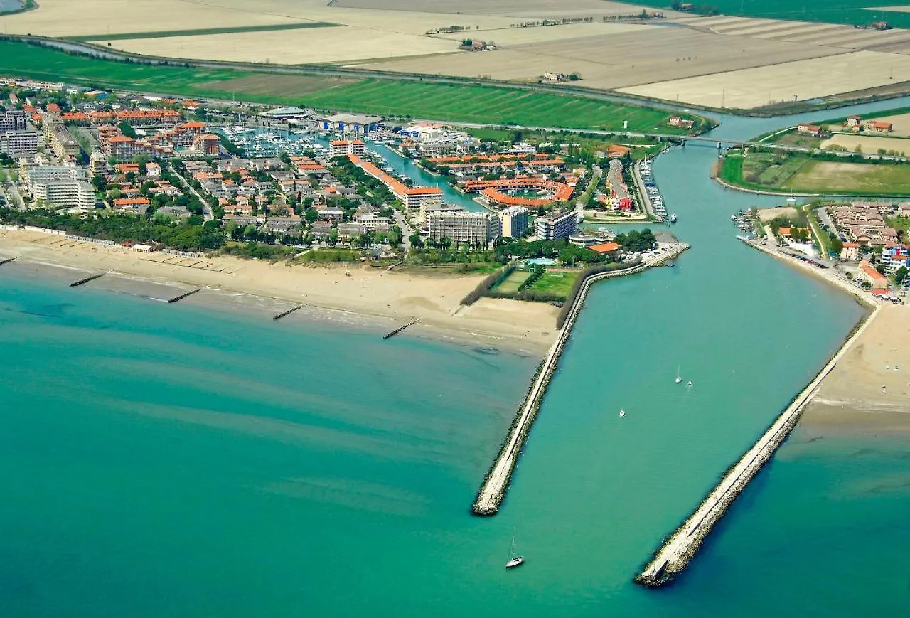 Fantastic Flat With Shared Pool For 5 Guests Apartman Porto Santa Margherita di Caorle